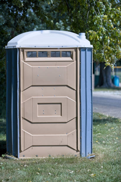 Porta potty rental for outdoor events in Byrnes Mill, MO